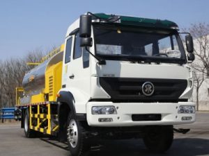 1 3 asphalt distributor truck 6000l 05 1